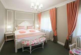 Гостиница Усадьба Смоленск Двухкомнатный люкс с сауной-1