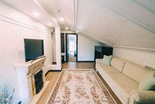 Гостиница Усадьба Смоленск Люкс мансардный-6