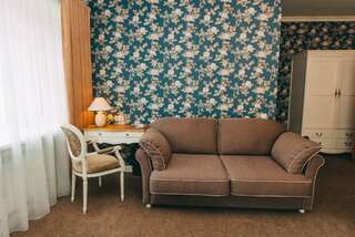 Гостиница Усадьба Смоленск Улучшенный двухместный номер с 1 кроватью-11